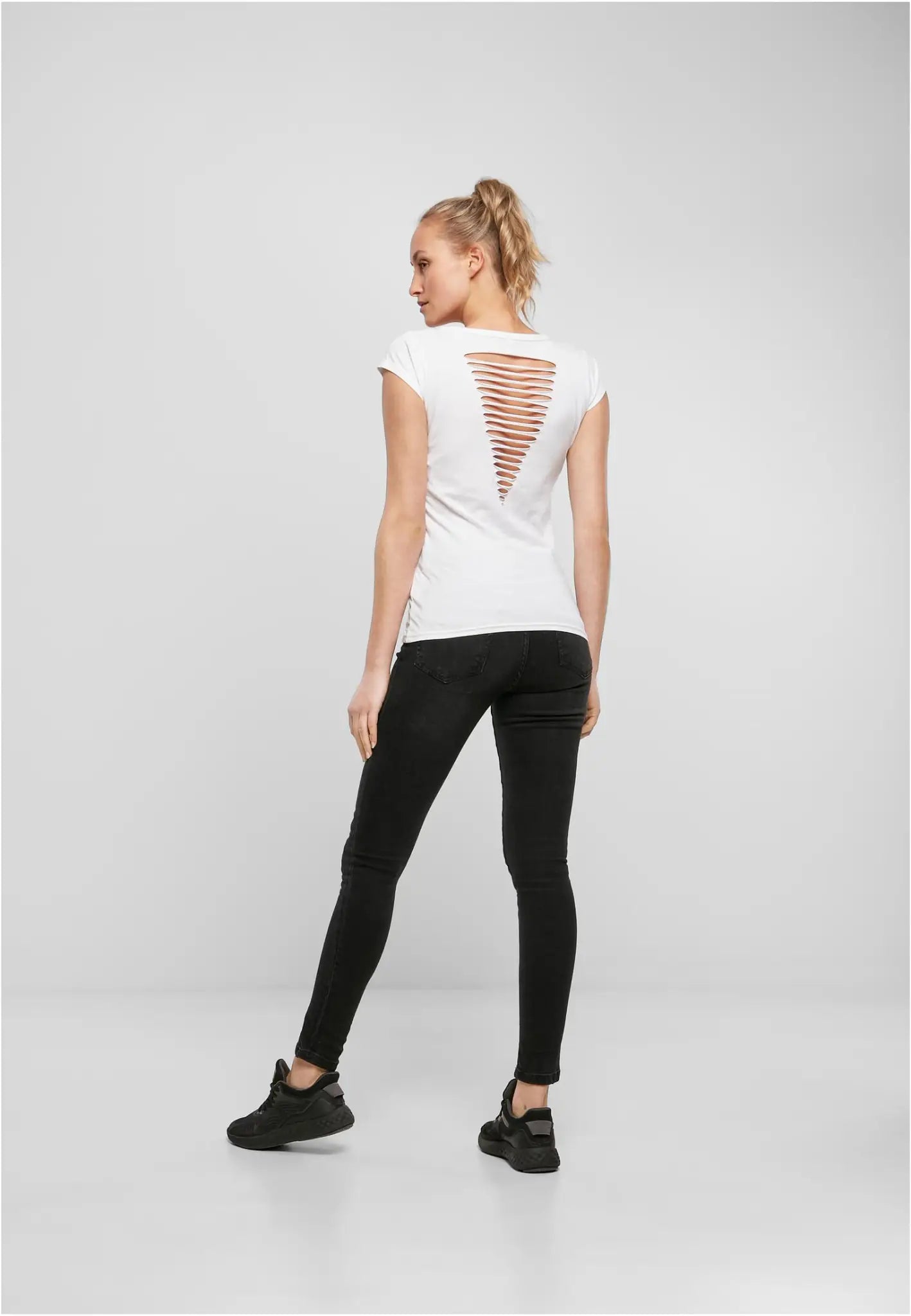 064e1c3373b24346facc63e117efd044